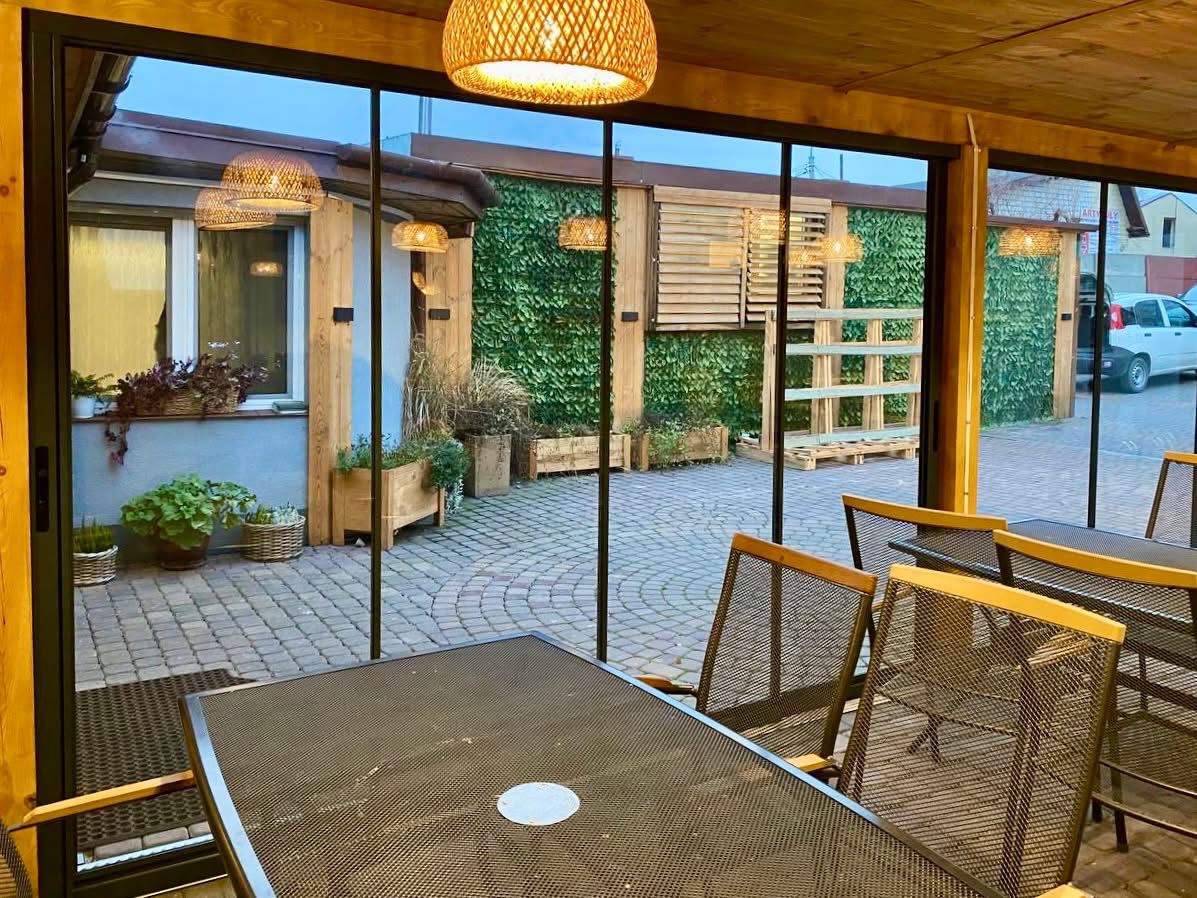 Bauleistungen, Fenster, Carports & Terrassen | HausEner